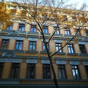 Schöner Wohnen Im Denkmal - Großzügig Geschnitten, Kostenfreies Wlan Apartment